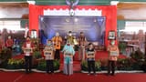 Kemenparekraf Serahkan Ratusan Balasa Kepada Pelaku Pariwisata Dan Ekraf