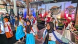 Teladani R.A Kartini, Ratusan Siswa Diajak Belajar Menari dan Membatik