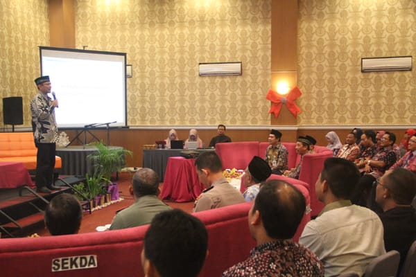 Ustad Wijayanto Beri Pencerahan Tentang Mendidik Anak di Rembang