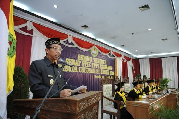 Bupati Punya Harapan Kepada Lulusan STIE YPPI