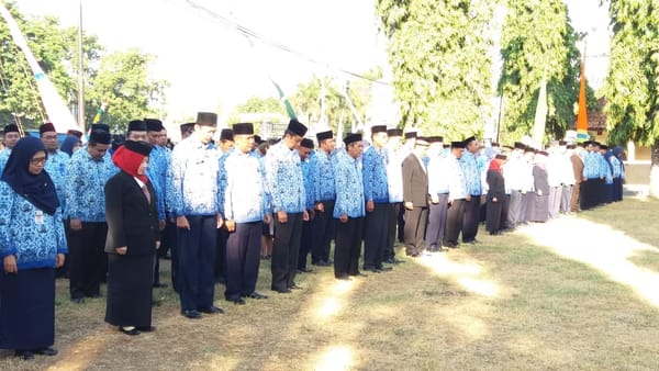 Pejabat Jadi Petugas Upacara HUT RI ke 73