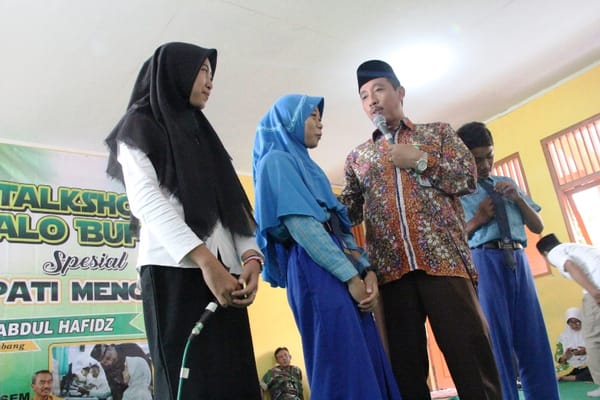 Mengajar di SMPN 2 Bulu, Bupati Jawab “Curhatan” dari Siswa