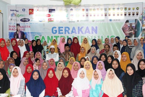 Bupati Buka Gerakan Santri Menulis