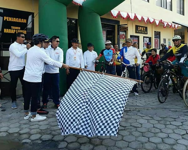 Wabup Bayu Goes Bareng 18 Km di HUT Bhayangkara ke 73
