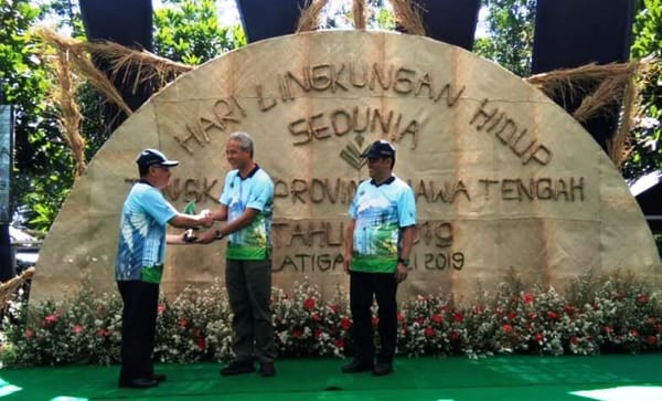 RSUD dr. Soetrasno Terima Penghargaan Ramah Lingkungan