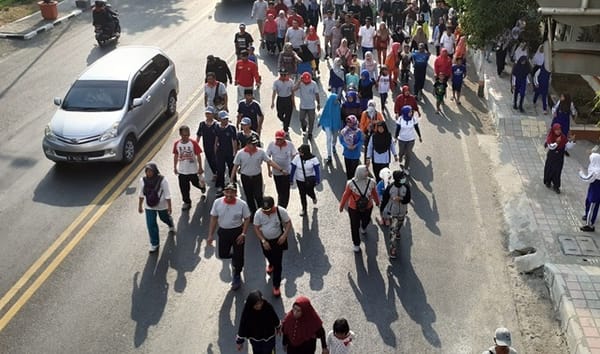 Melalui Fun walk , Anak- anak Diajak Gemar Menabung