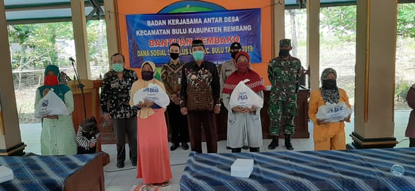 BKAD Kecamatan Bulu Salurkan Bansos Puluhan Juta Bagi Warga Miskin