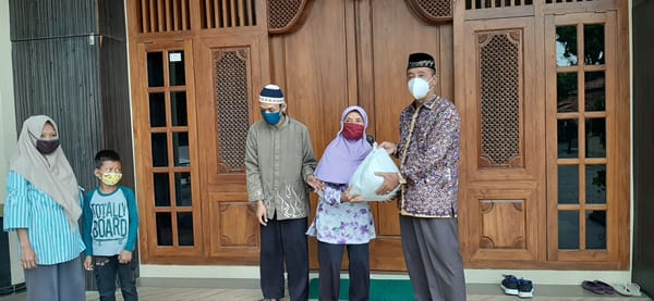 Selain Beri Sembako, Bupati pastikan Ibu Ika Nuraini Masuk Data Penerima Bantuan