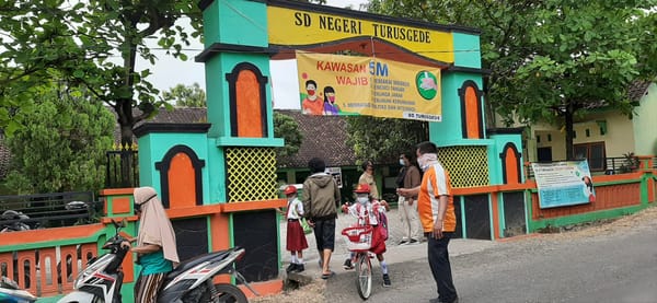 PTM di SD Mulai, Siswa Diberi Waktu Makan Bekal dan Tempat Tunggu Jemputan