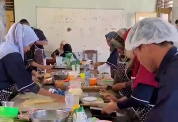Pemkab Rembang Adakan Pelatihan Pembuatan Roti dan Kue untuk Penyandang Disabilitas