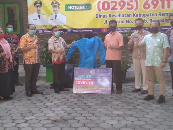 Bantu Lawan Covid-19, Alumni STPDN - IPDN Salurkan APD dan Sembako