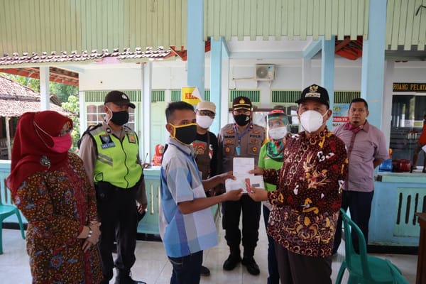 Kartu Keluarga Sejahtera Mulai Dibagikan