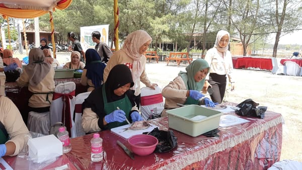 Puluhan Peserta Belajar Mengolah Bandeng Tanpa Duri