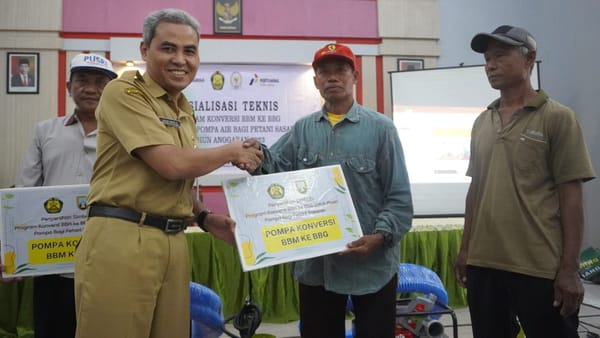 Bantu Petani, Pemkab Salurkan Bantuan Pompa Air Bahan Bakar Gas