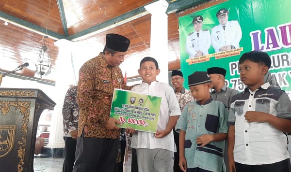 Pemkab Rembang Salurkan Bantuan Untuk 2.750 Anak Yatim