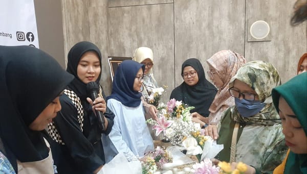 Pemkab Gelar Pelatihan Pembuatan Buket Bunga