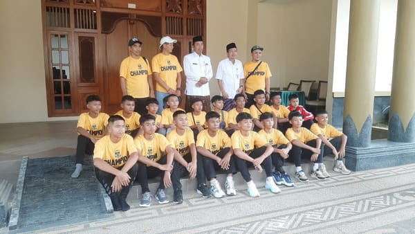 Bupati Beri Motivasi Bintang FC Tampil Maksimal di Thailand