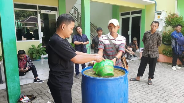 Sarasehan Petani Milenial: Peserta Diperkenalkan Pupuk Genderuwo
