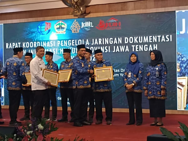 Pemkab Rembang Raih Penghargaan JDIH Kategori Progres Pencapaian Terbaik