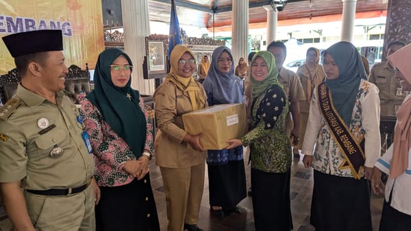 Tingkatkan Literasi Desa, Pemkab Rembang Hibahkan Ribuan Buku