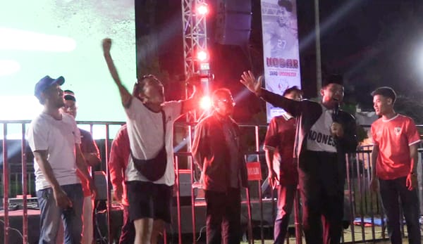 Ribuan Warga Beri Dukungan Timnas Saat Nobar yang digelar Pemkab