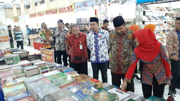 Pesta Buku Dorong Minat Baca Anak- anak hingga Orang Tua