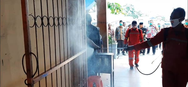 Pasar , Masjid dan Terminal Disemprot Disinfektan Untuk Antisipasi Virus Corona