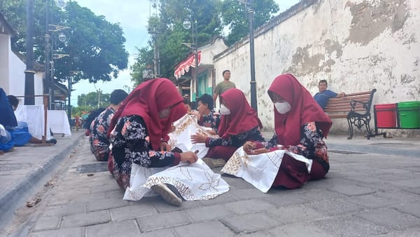 Pemecahan Rekor MURI Membatik Seribu Syal Bakal Meriahkan Hari Kartini 2024