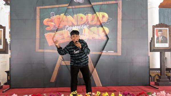 20 Pelajar Tampilkan Bakat Stand Up Comedy di Rembang