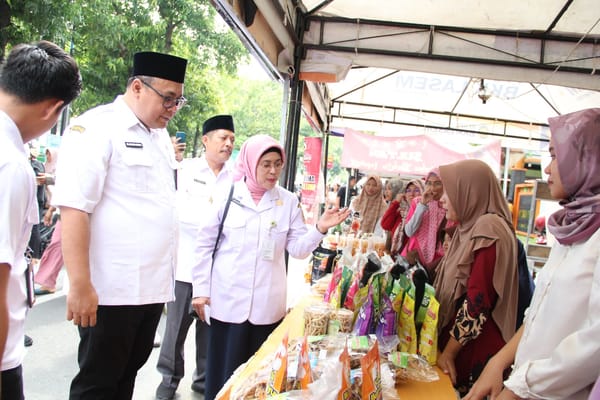Penuhi Kebutuhan Warga, Pemkab Rembang Gelar Pasar Murah