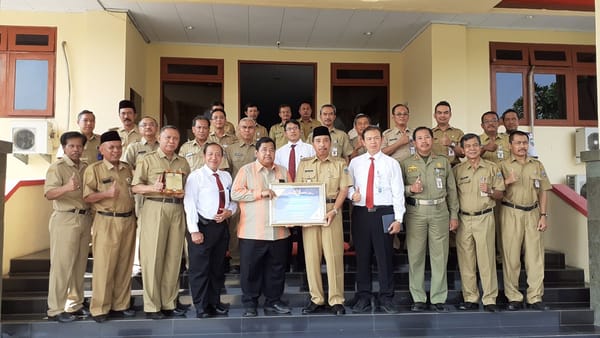 Piagam WTP Diserahkan Kepada Bupati di Rembang